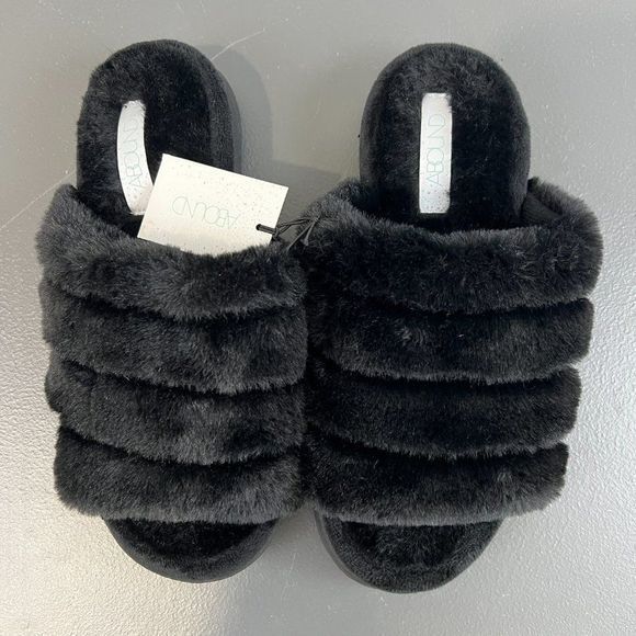 NWT ABOUND Black Wynter-Fab Faux Fur Slippers‎ (S-5/6) - Picture 2 of 7
